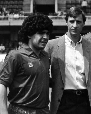 Johan Cruijff Instagram - Today is Diego’s day. ♾️