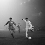 Johan Cruijff Instagram - 💫 Out of the fog, a legend was born. 🔙 to ‘De Mistwedstrijd’ or ‘The Fog Match’ when Ajax beat Liverpool 5-1 in the quarterfinals of the European Cup. 💪🏼 Good luck tonight, @afcajax & @fcbarcelona! #CruyffLegacy
