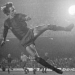 Johan Cruijff Instagram - Phantom goal returns 🔵🔴👊🏼 #CruyffLegacy Camp Nou