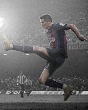 Johan Cruijff Instagram - Phantom goal returns 🔵🔴👊🏼 #CruyffLegacy