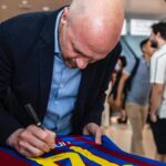 Johan Cruijff Instagram – Eager to continue @johancruyff’s legacy 💛

The Cruyff Foundation reach the age of 25 growing the way they have done so, supporting sport as a tool for social inclusion for children and young people with special needs and from disadvantaged backgrounds. 🤝

#CruyffFoundation #CruyffLegacy #25yearsofCreatingSpace Barcelona, Spain