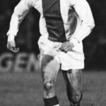 Johan Cruijff Instagram – 🔙 #TBT to November 22nd, 1964, a young Johan Cruyff vs. PSV in his second game with Ajax, the first at home and with a goal.
#CruyffLegacy
