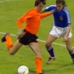 Johan Cruijff Instagram – 🔙 #TBT ‘Cruyff Turn’ – Johan in Orange at the World Cup 1974 with his signature.
#CruyffLegacy