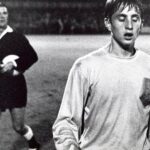 Johan Cruijff Instagram - 🔙 #OnThisDay in 1966, 19-year-old @JohanCruyff made his debut in a European qualifying match against Hungary in which he scored the second goal. 🇳🇱💫 #NothingLikeOranje #CruyffLegacy