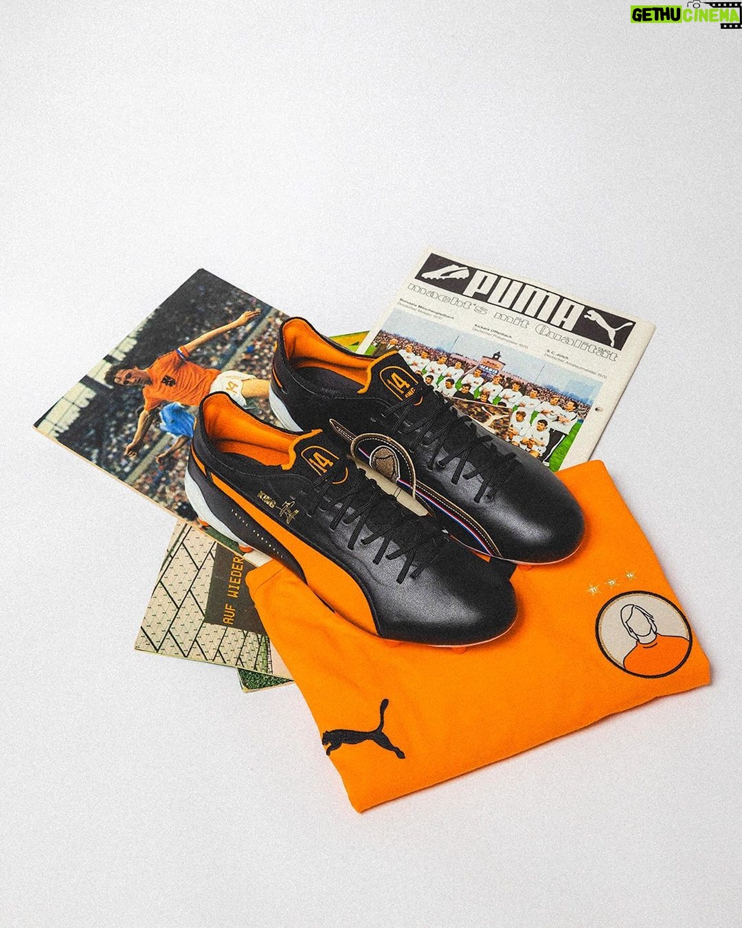 Johan Cruijff Instagram - Relive the golden era of football with the PUMA KING Legends Pack, a tribute to Johan. Inspired by the iconic footballing era of the ‘70s, these boots capture the essence of Cruyff’s iconic play and the magic of his era. #CruyffLegacy #PUMA #KINGLegends