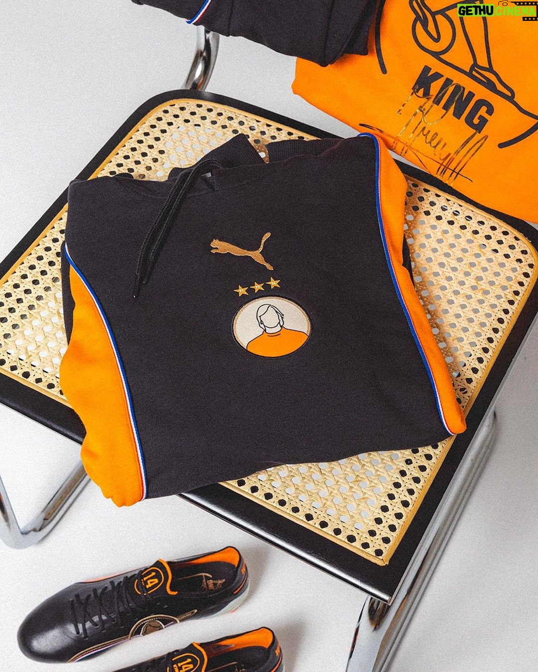 Johan Cruijff Instagram - Relive the golden era of football with the PUMA KING Legends Pack, a tribute to Johan. Inspired by the iconic footballing era of the ‘70s, these boots capture the essence of Cruyff’s iconic play and the magic of his era. #CruyffLegacy #PUMA #KINGLegends