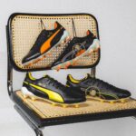 Johan Cruijff Instagram – Relive the golden era of football with the PUMA KING Legends Pack, a tribute to Johan.
Inspired by the iconic footballing era of the ‘70s, these boots capture the essence of Cruyff’s iconic play and the magic of his era. #CruyffLegacy #PUMA #KINGLegends