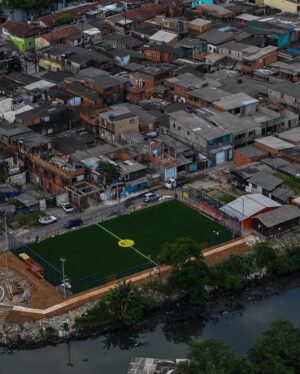Johan Cruijff Instagram - We are proud Cruyff Court Pelé has been openend in Santos marking the milestone of the 300th Cruyff Court in the world by paying tribute to two legends: Pelé and Cruyff

This court brings opportunities to the kids and will continue to cement the amazing legacy of two of greatest players in history. The bond between Johan and Edson is as strong as ever with this 300th Court.

🇧🇷 
Nós estamos orgulhosos em anunciar que o Cruyff Court Pelé foi aberto em Santos, atingindo a marca de 300 Cruyff Court no mundo, em homenagem a duas lendas: Pelé e Cruyff.

Este espaço traz oportunidades para crianças e continua a consolidar o legado incrível de dois dos maiores jogadores na história. A ligação entre Johan e Edson é maior do que nunca com esta quadra.