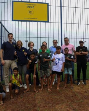 Johan Cruijff Instagram - We are proud Cruyff Court Pelé has been openend in Santos marking the milestone of the 300th Cruyff Court in the world by paying tribute to two legends: Pelé and Cruyff

This court brings opportunities to the kids and will continue to cement the amazing legacy of two of greatest players in history. The bond between Johan and Edson is as strong as ever with this 300th Court.

🇧🇷 
Nós estamos orgulhosos em anunciar que o Cruyff Court Pelé foi aberto em Santos, atingindo a marca de 300 Cruyff Court no mundo, em homenagem a duas lendas: Pelé e Cruyff.

Este espaço traz oportunidades para crianças e continua a consolidar o legado incrível de dois dos maiores jogadores na história. A ligação entre Johan e Edson é maior do que nunca com esta quadra.
