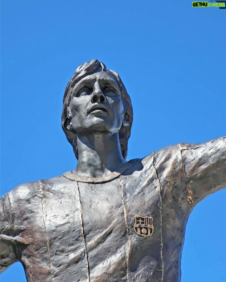 Johan Cruijff - 301.5K Likes - 🔙 #TBT to remember Johan at @fcbarcelona in the week that the countdown to Barça's 125th anniversary has just begun.
Happy 124th Anniversary, @fcbarcelona. 🎂
#CruyffLegacy