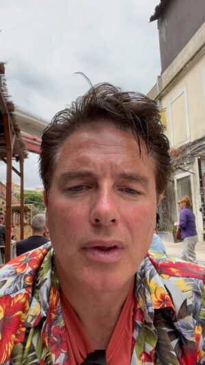 John Barrowman Instagram - The overturning of #roevwade is absolute bullshit and appalling. They will be coming after LGBTQIA rights next! We need to stand up and fight. JB. @scottmale 
.
.
#lgbtqia #gaymarriage #humanrights #loveislove #transrights #gayrights #reproductiverights #womensrights @humanrightscampaign