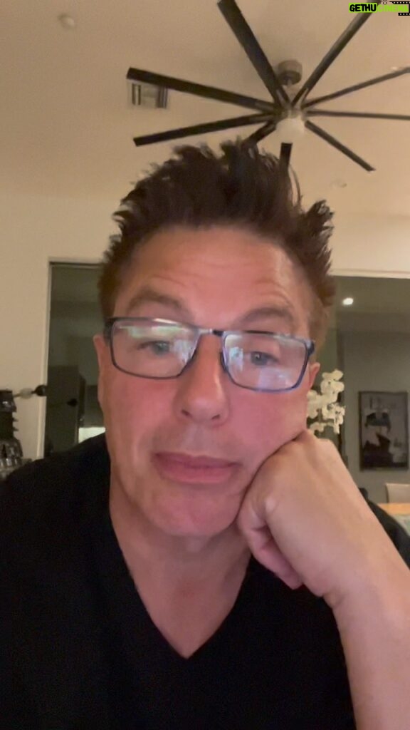 John Barrowman Instagram - Ok, It’s 5:30 in the morning! This post is more a question and a little bit of a gripe in regards to @vrbo and @airbnb and the way companies #Edlets.com are using their system to snag clients when what they’re posting isn’t really available. Just watch the video and let me know your thoughts please. I fly to Edinburgh tomorrow and I may be sleeping with Greyfriers Bobby. . #travel #con #fanfamily #edinburgh @Edlets #scotland #comiccon @comicconscotland Palm Springs, California