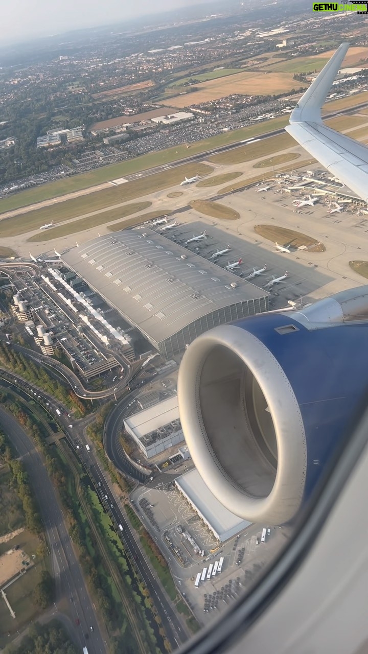 John Barrowman Instagram - Take Off London to Belfast on @british_airways
