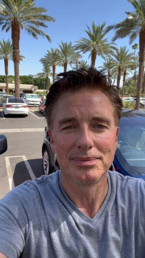John Barrowman Instagram - Hey everyone heading to Huntington West Virginia to @huntingtoncomiccon Unfortunately,  I hate to do this at the last minute but I’m going to have to cancel as my mother was rushed into the hospital last night and she is not very well. I think it’s only right that I stay with my family at this time. I want you to still have fun and spread the lgbtqia+ love and con love all over the convention. Hopefully I’ll see you next time. Lots of love JB