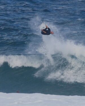 John John Florence Instagram - Fun times at main break this morning with @lukeswanson_ 
_
🎥 @erik_knutson_