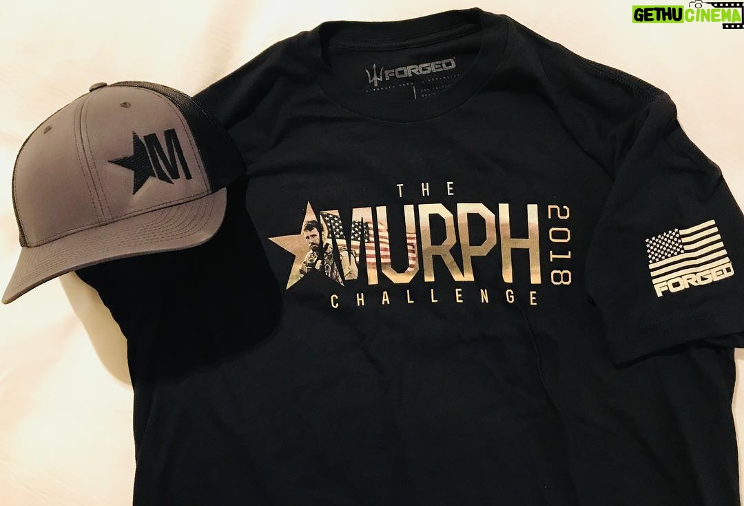John Krasinski Instagram - I got mine! You better get yours @prattprattpratt !! Join us by registering today at themurphchallenge.com @MurphChallenge