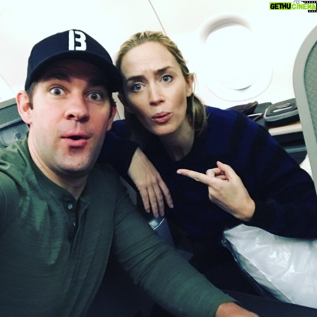 John Krasinski Instagram - So I'm casting this #LiveReadNY of Good Will Hunting, then ran into this #girlonthetrain and thought... yeah it's time to work together! October 7!!Livereadny.com "Howdaya like THEM apples?"