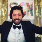 John Krasinski Instagram - ‪Will never be able to adequately thank my amazing guests on this week’s @somegoodnews ... but I’ll keep trying! @rainnwilson @chancetherapper @joejonas @nickjonas @kevinjonas @billieeilish @finneas and our meteorologist #BradPitt ! What a memorable night! Link to full episode in bio!