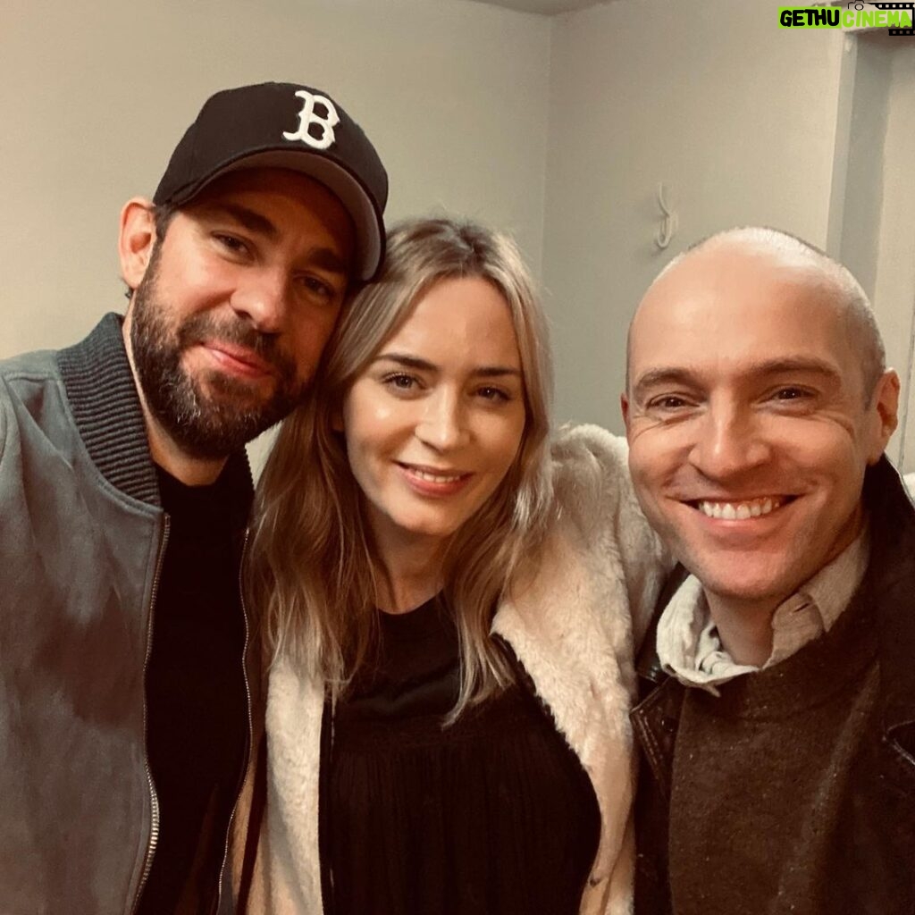 John Krasinski Instagram - Oh my Lordy! Just had my mind BLOWN by the one and only @derrenbrown tonight! If you’re in NYC and want to see one of the greatest shows ever...This is the one!