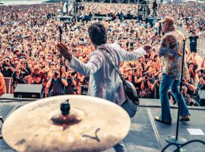 John Stamos Instagram - Hanging with my old buddy, Dave Grohl. Epic day. Crowd was wild. Thank you for having us @seahearnow! @hurleyhurley - your 📸work is stunning ! Check him out.  Also old pal, @kevinmazur.  LOVE @talldaddy90210 and @gibsonguitar - best tubs, @ludwigdrumshq
