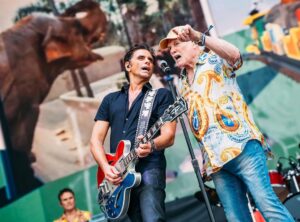John Stamos Instagram - Hanging with my old buddy, Dave Grohl. Epic day. Crowd was wild. Thank you for having us @seahearnow! @hurleyhurley - your 📸work is stunning ! Check him out.  Also old pal, @kevinmazur.  LOVE @talldaddy90210 and @gibsonguitar - best tubs, @ludwigdrumshq