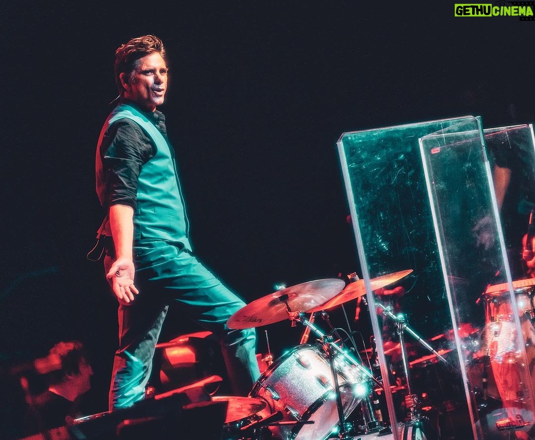 John Stamos Instagram - A.C last night, SOLD OUT, P.A tonight SOLD OUT - and tomorrow @seahearnow SO I guess America really needs America’s band @thebeachboys Excellent pictures by @hurleyhurley Thanks brother. Xoxox