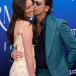 John Stamos Instagram - “Kissing the girl” at last nights premier of @disneylittlemermaid What a stunning piece of beauty. (And the movie was good too) it’s a must see! @disney @caitlinskybound