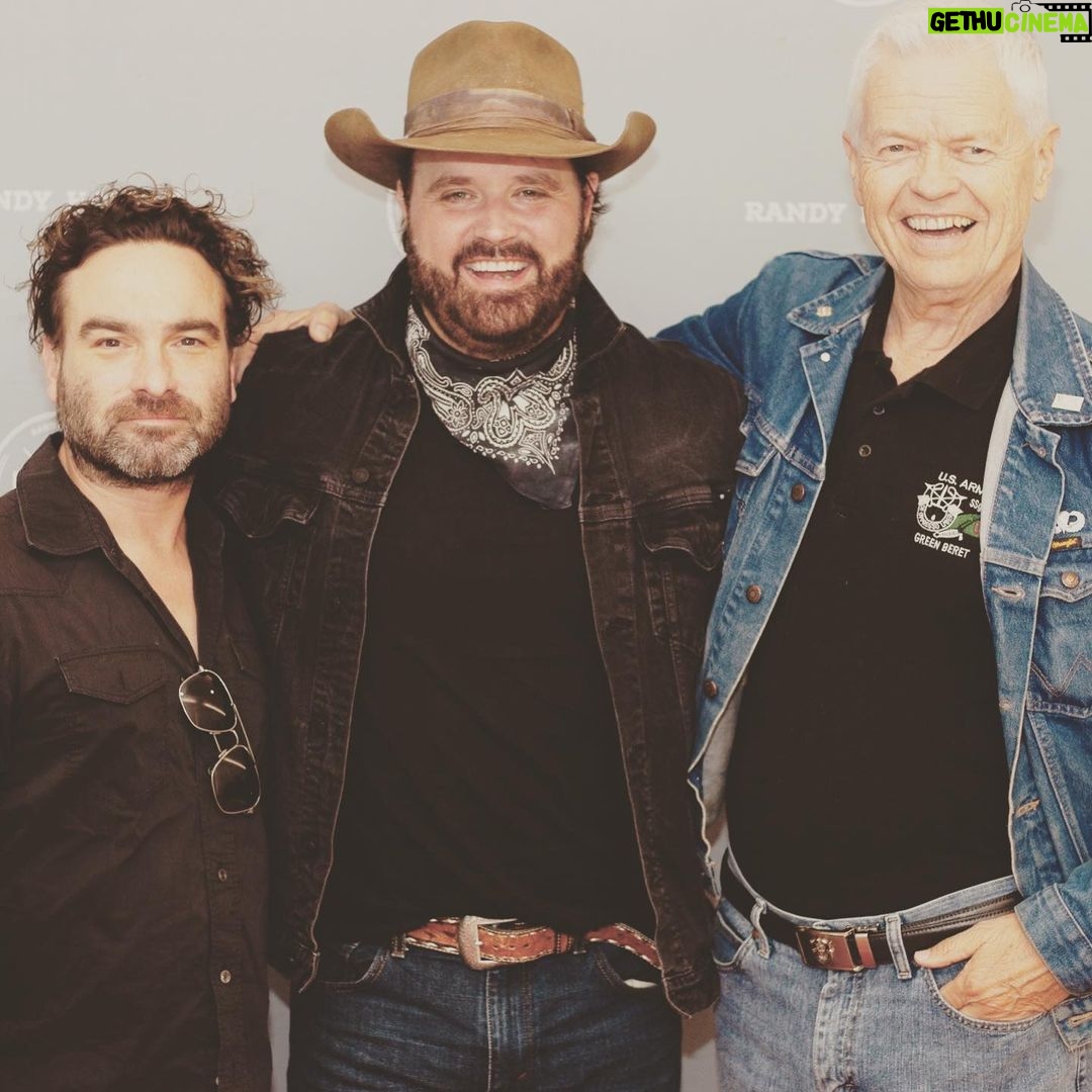 Johnny Galecki Instagram - W/ #unlikelypal @randyhouser and handsome author @jstrykermeyer at the Los Angeles screening for Randy’s film inspired by his incredible album, “Magnolia.” (Film coming to you soon!) #boysnightout #noimnotstandinginahole