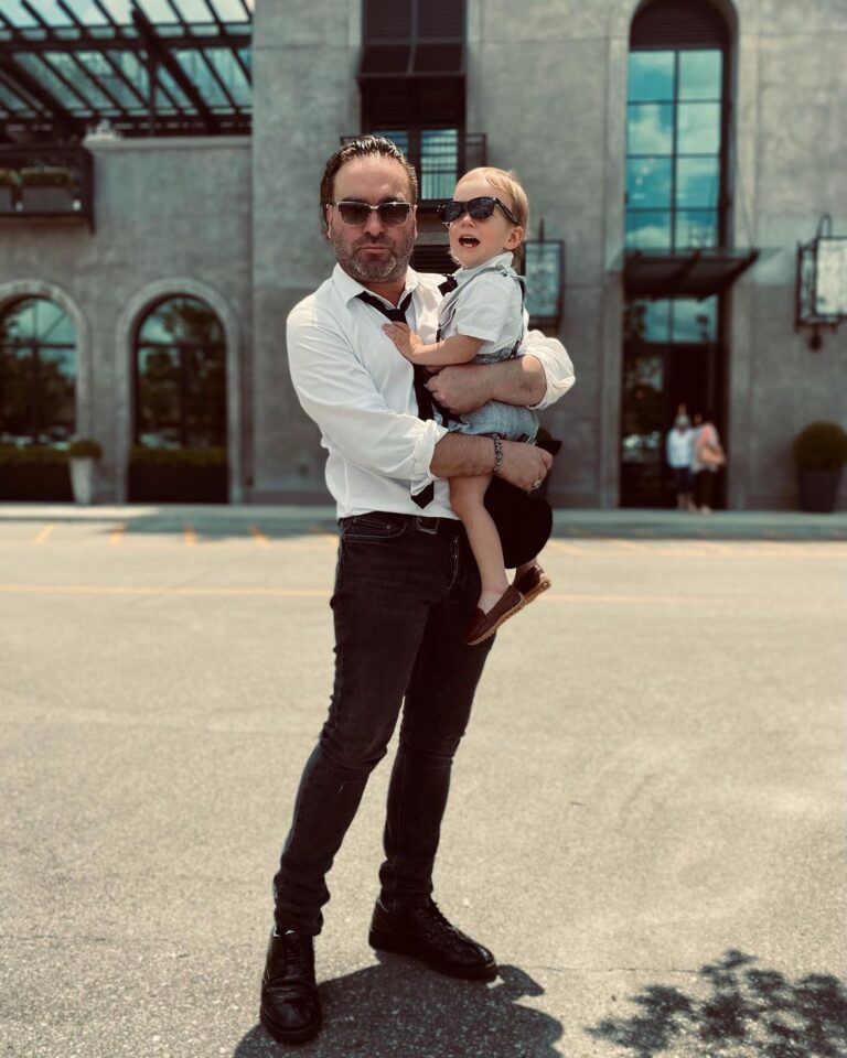 Johnny Galecki Instagram - “Dads are most ordinary men turned by love into heroes, adventurers, story-tellers, and singers of song.” - Pamela Brown. Happy Day, Poppas.
