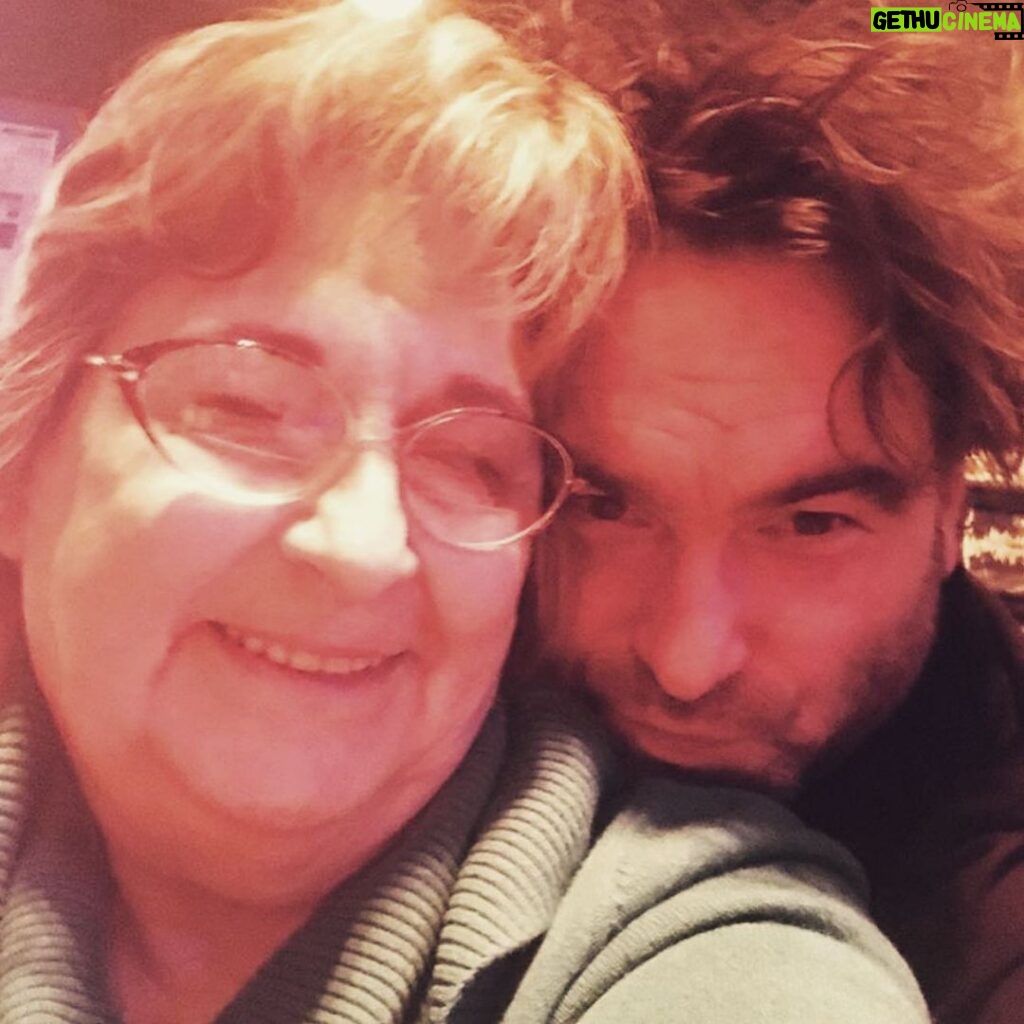 Johnny Galecki Instagram - #happymothersday Momma.
