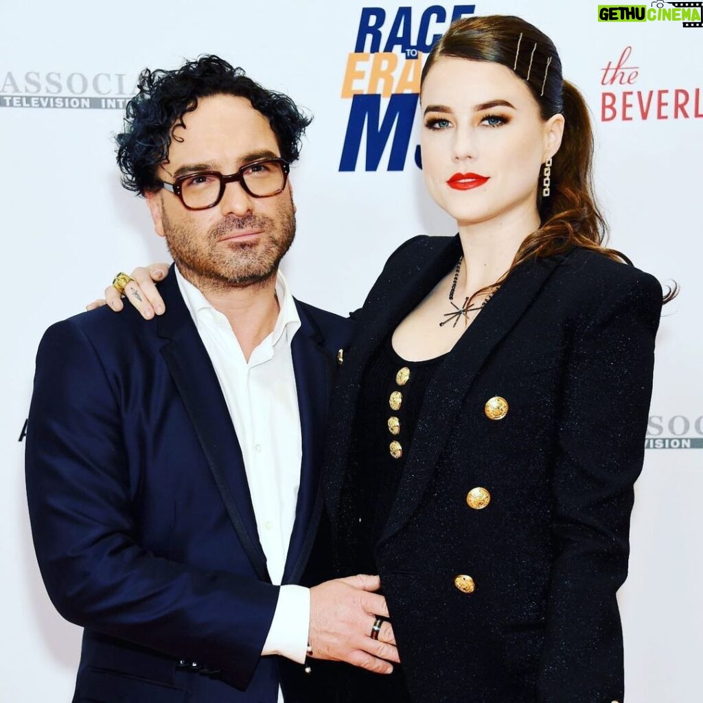 Johnny Galecki Instagram - #happymothersday to all you incredible warriors out there. ❤❤❤ @alainamariemeyer