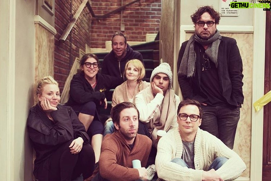 Johnny Galecki Instagram - Thank you to all the fans who, along with us, bid Leonard, Sheldon, Penny, Howard, Raj, Bernadette, Amy and Stuart farewell last night. Much love always. What an incredible ride. ❤️❤️❤️ @kaleycuoco @therealjimparsons #simonhelberg @kunalkarmanayyar @themelissarauch @missmayim @kevsussman @bigbangtheory_cbs