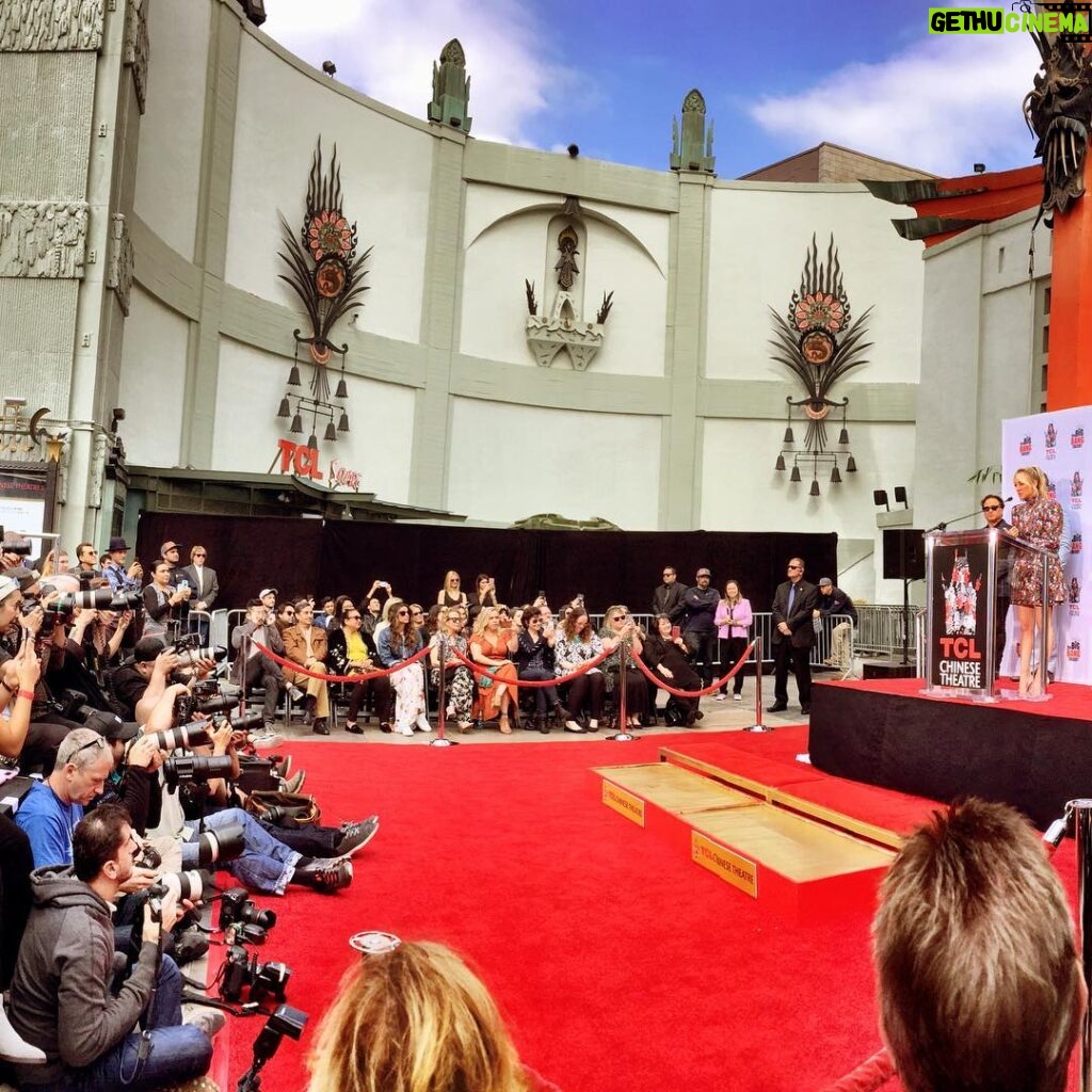 Johnny Galecki Instagram - Head still spinning from yesterday’s ceremonies and festivities. @chinesetheatres is the first landmark I visited the very first time I came to Los Angeles when I was 11 years old. Such an incredible honor to have my handprints forever next to heroes such as Fred Astaire, Jimmy Stewart, Jack Lemmon, Sidney Poitier, Ava Gardner, etc., etc. Thank you, again. #dream #bucketlist @kaleycuoco @therealjimparsons #simonhelberg @kunalkarmanayyar @themelissarauch @missmayim