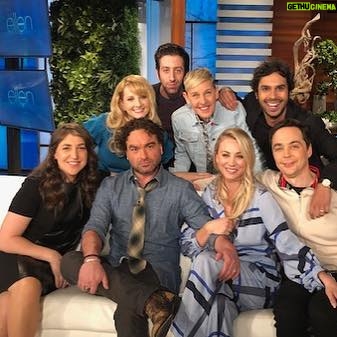 Johnny Galecki Instagram - Tune in to @theellenshow tomorrow to watch us emotional scoundrels from @bigbangtheory_cbs discuss nearing the end of filming the show. ❤️