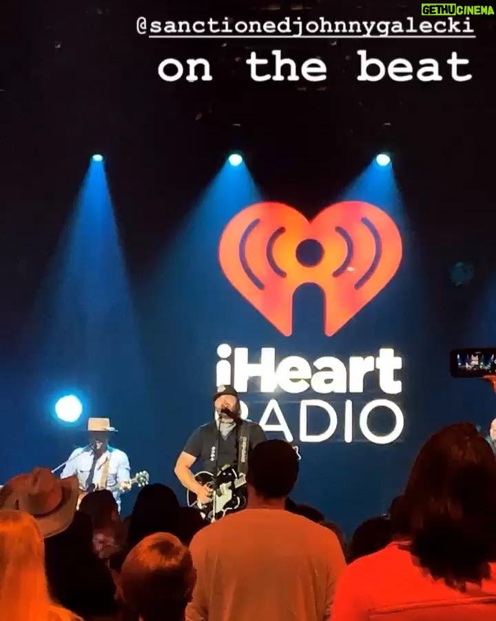 Johnny Galecki Instagram - Had a blast with my #unlikelypal @randyhouser last eve @iheartcountry @iheartradio Check out his new incredible album, Magnolia, released tomorrow! 📽: @tatianahouser