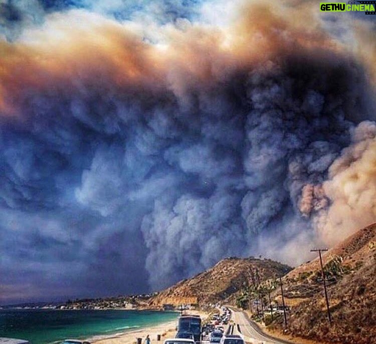 Johnny Galecki Instagram - Just horrifying. Open your doors to your neighbors and put out bowls of water for all our stranded and terrified wildlife, Angelenos. And, as always, salute our brothers and sisters in the fire departments for putting themselves in harms way for us and fighting the good fight. My heart is with you all. ❤️❤️❤️