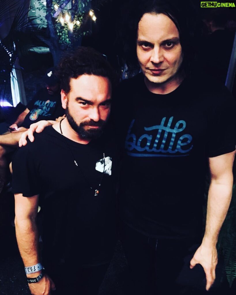 Johnny Galecki Instagram - Despite pouty expressions, #jackwhite melted the faces off all @lollapalooza last night. Just above and beyond. 📸: #lalomedina