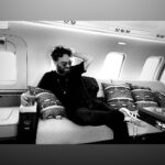 Johnny Galecki Instagram - Michigan bound. 📸: @alainamariemeyer