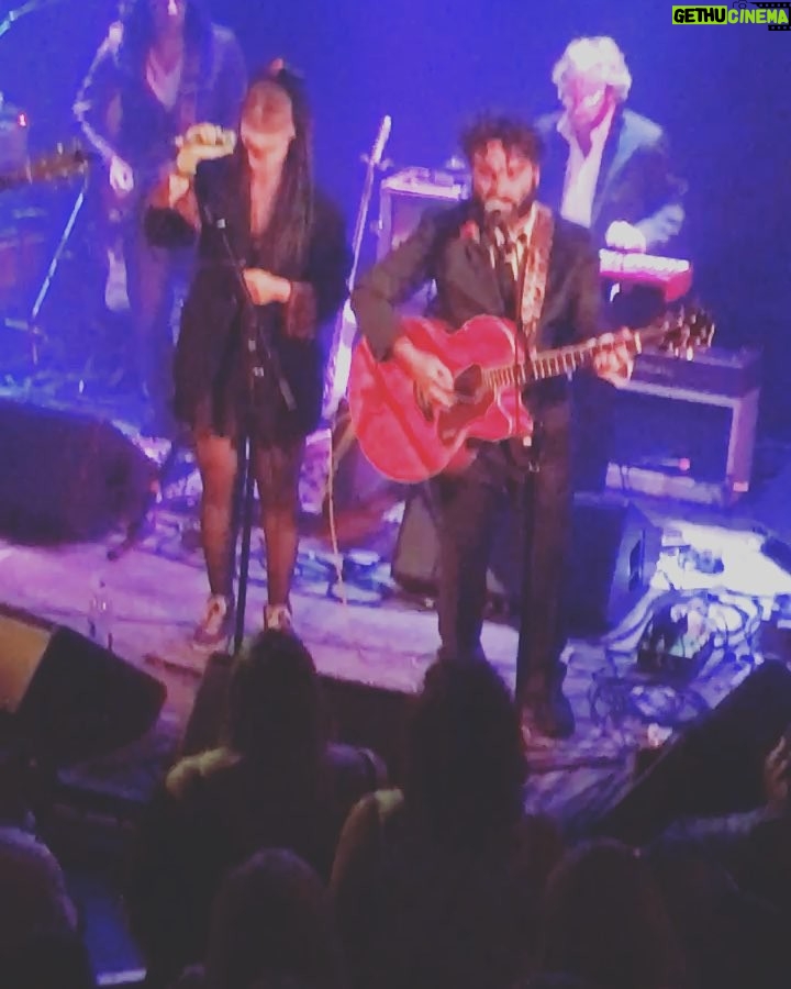 Johnny Galecki Instagram - Thanks to all those requesting vids from the shows and even more thanks to those who keep sending them in. Much Love — #juanandethel @callmenome @daplemusic #brothersosborne