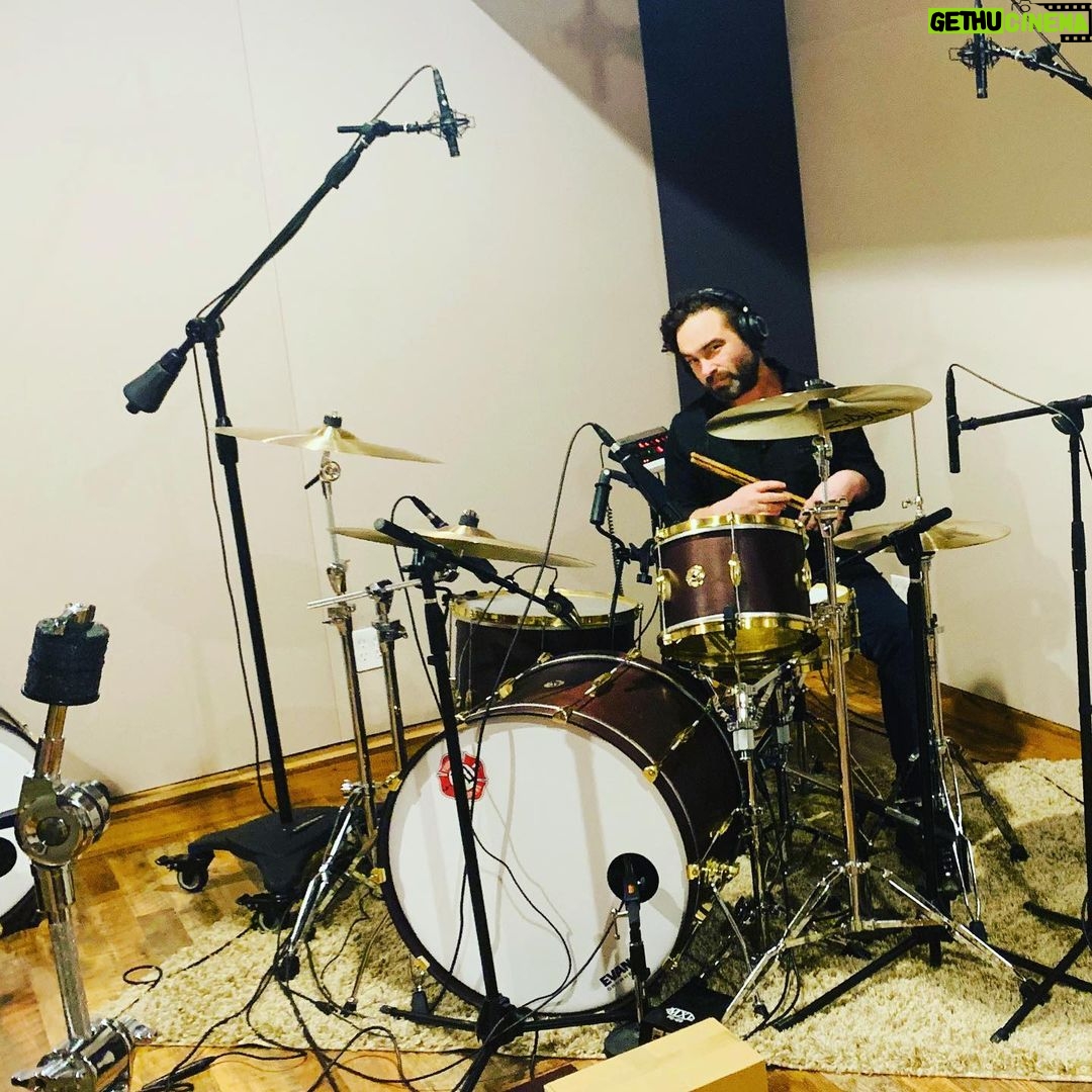 Johnny Galecki Instagram - It’s been a while but was still a blast. Thanks, #unlikelypal @randyhouser 📸: @tatianahouser #rustyaf @firehousedrums