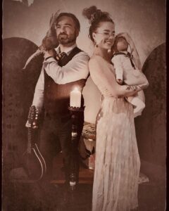 Johnny Galecki Instagram - A heartfelt (& belated) Happy Easter from the three of us to you. #stayhome #stayhealthy (And a special thank you and holiday wishes to those of you still out there risking yourselves — whether it’s in the medial field keeping us safe or in deliveries keeping us sane. So much love. We are forever indebted to you and do not take you and your sacrifices for granted.) ❤️❤️❤️ @alainamariemeyer 📸: @inquisitive.hen photo effects: @ludwig1965