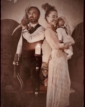 Johnny Galecki Instagram - A heartfelt (& belated) Happy Easter from the three of us to you. #stayhome #stayhealthy (And a special thank you and holiday wishes to those of you still out there risking yourselves — whether it’s in the medial field keeping us safe or in deliveries keeping us sane. So much love. We are forever indebted to you and do not take you and your sacrifices for granted.) ❤️❤️❤️ @alainamariemeyer 📸: @inquisitive.hen photo effects: @ludwig1965