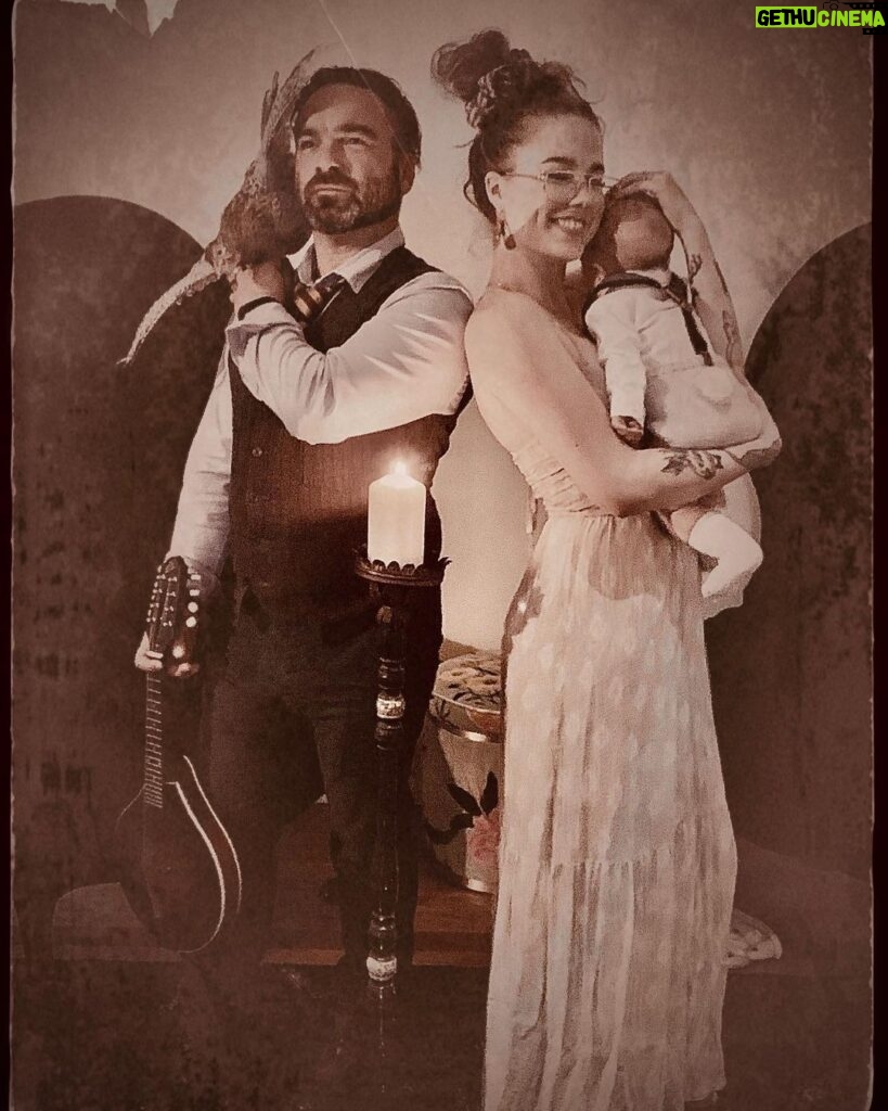Johnny Galecki Instagram - A heartfelt (& belated) Happy Easter from the three of us to you. #stayhome #stayhealthy (And a special thank you and holiday wishes to those of you still out there risking yourselves — whether it’s in the medial field keeping us safe or in deliveries keeping us sane. So much love. We are forever indebted to you and do not take you and your sacrifices for granted.) ❤❤❤ @alainamariemeyer 📸: @inquisitive.hen photo effects: @ludwig1965