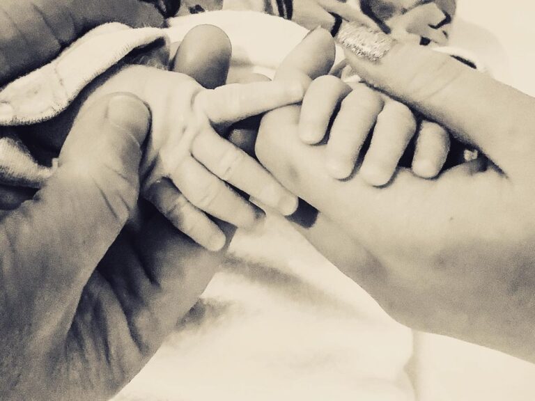 Johnny Galecki Instagram - With full and grateful hearts we welcome our beautiful son into this incredible world. Thank you for all of your love and support. ❤️❤️❤️