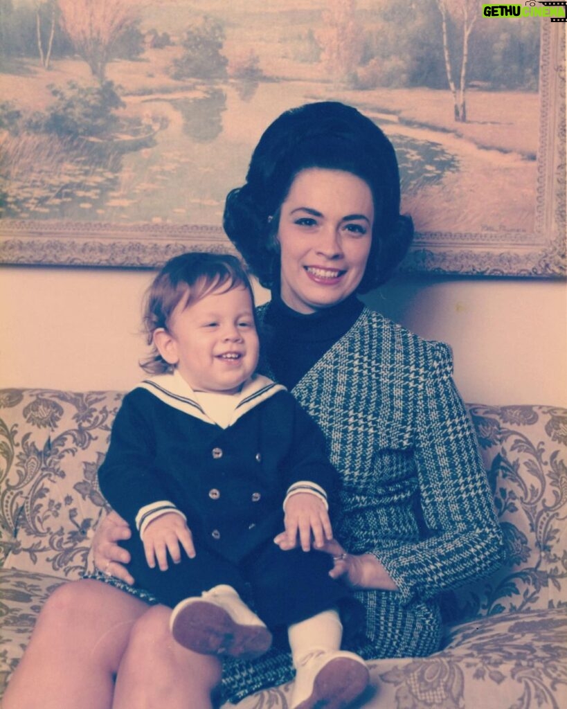 Johnny Knoxville Instagram - Happy Mother’s Day to all the Moms out there. And happy Mother’s Day to my Mom, we miss you every day.❤❤ South Knoxville