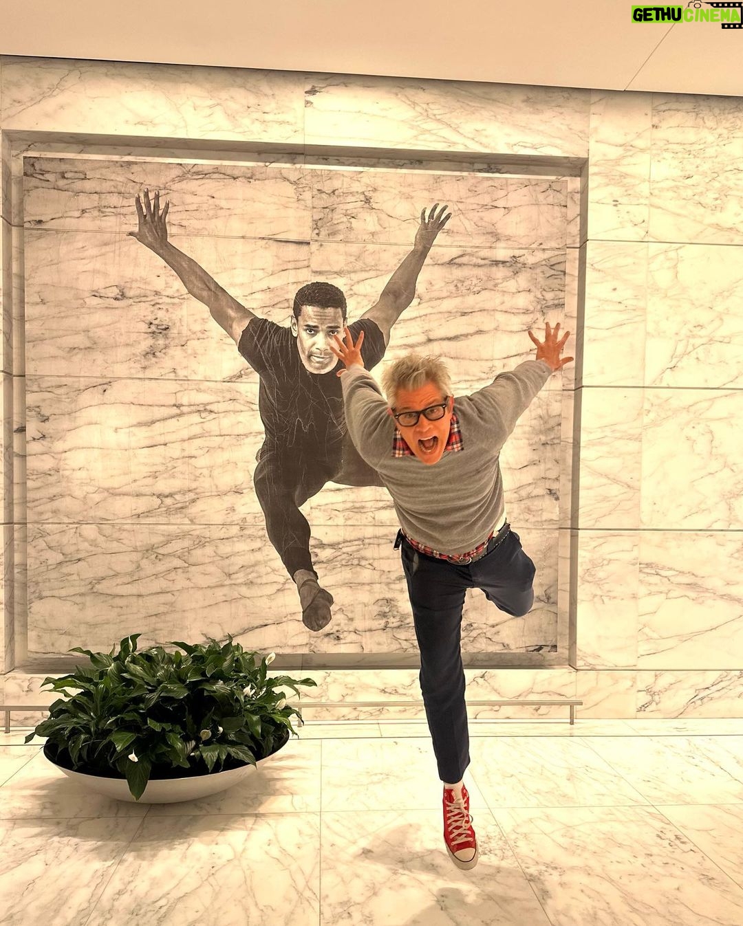 Johnny Knoxville Instagram - Ok Iām doing press for @prankpanelabc today and this photo was hanging in the the lobby where I talked with @theavc and @gizmodo. Well I really wanted to recreate the photo exactly but while I was doing it a security guard ran us off. So this is as close as I got. But with a little more time I could have nailed it! Oh yeah The Prank Panel premieres this Sunday on #abc at 8pm eastern. š