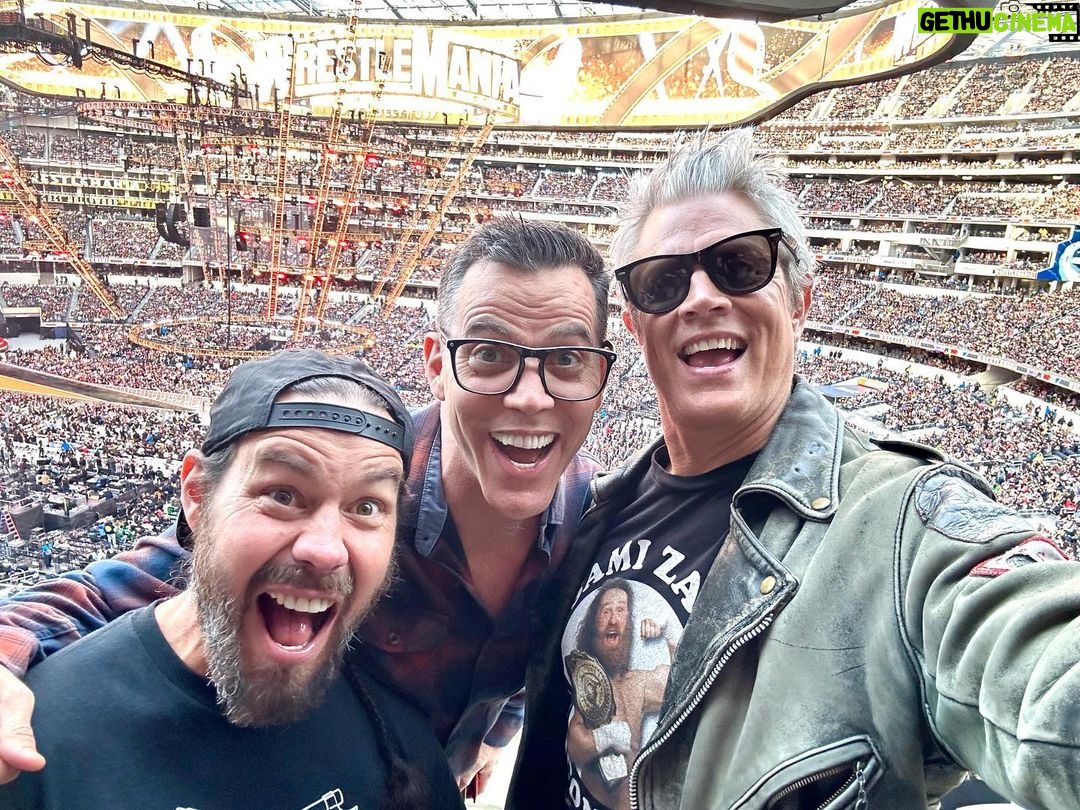 Johnny Knoxville - 110.5K Likes - Me and the fellas at #wrestlemania about to watch @samizayn go down like a thirty nine cent pair of socks. #suckitsami