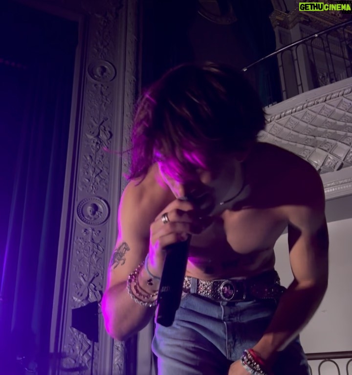 Johnny Orlando Instagram - SF thank you for the best first show ever<3 welcome to the ride tour🦋 San Francisco, California