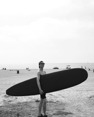 Johnny Suh Instagram - find a beach house and we chillin’ and go surfin’ in the waves