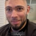 Johnny Walker Instagram - 🎙️ "Vai ser porrada!“ Johnny Walker mira duelo com o campeão Alex Poatan no UFC 300, em abril em caso de vitória sobre Magomed Ankalaev na luta principal do UFC deste sábado, em Las Vegas. O Trocação Franca dessa semana traz, ainda, entrevistas com Jean Silva, Nikolas Motta e Felipe Bunes. O programa já está disponível no Spotify, iTunes e outras plataformas -- e tem link na minha bio. 📻 🔗 @johnnywalker #ufc #lutas #esportes #sports #fight #combate #mma #podcast